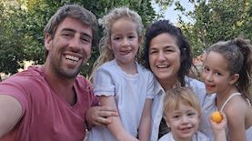 תמר קדם ומשפחתה, צילום: מאושר לשימוש